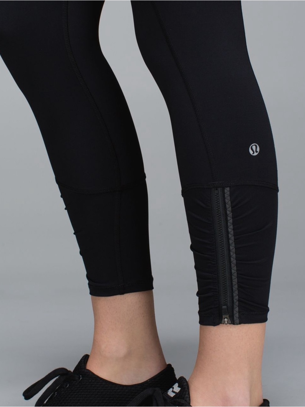 Lululemon Black Inspire Crop Leggings with Ankle Zippers and Side Pockets Sz 4 - Picture 2 of 11